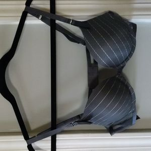 Victoria's Secret Very Sexy push-up bra